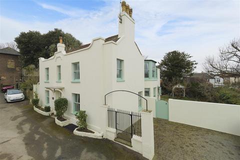 Cliffe Cottage Cripps Lane, St Margarets At Cliffe, Dover, CT15 6BJ