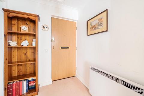 1 bedroom retirement property for sale, East Road,  Maidenhead,  SL6