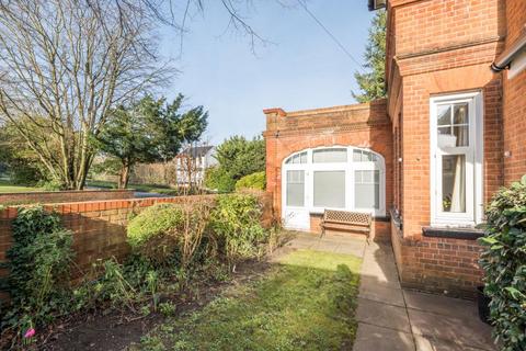 1 bedroom retirement property for sale, East Road,  Maidenhead,  SL6