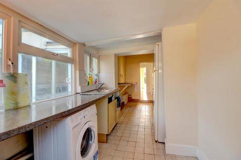 4 bedroom semi-detached house to rent - North Gardens, Colliers Wood, Merton, SW19 2NR