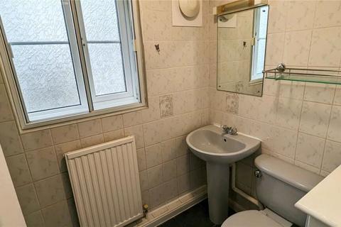 28 David Close, Harlington, Hayes, UB3 5AE
