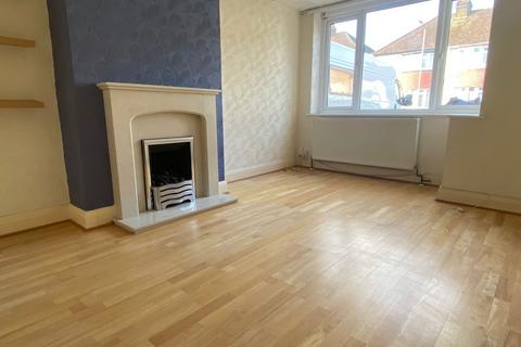 2 bedroom terraced house to rent - Abbey Road, Gravesend, Kent, DA12 1RG