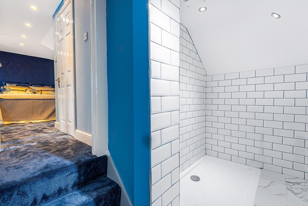 House in London - View 3
