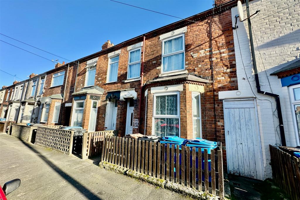 Devon Street, Hull HU4 3 bed terraced house for sale £70,000