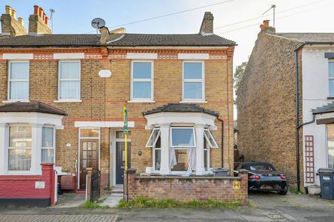 3 bedroom semi-detached house to rent, Eastbourne Road, Ealing, Brentford, TW8