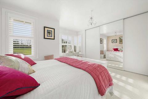4 bedroom terraced house for sale, Bounty Road, Basingstoke