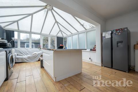 216 New Road, London, E4 9SJ
