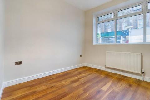 1 bedroom flat for sale, Knights Hill, Streatham SE27