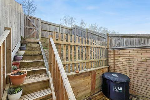 32 Ironside Close, Chatham, ME5 0EL