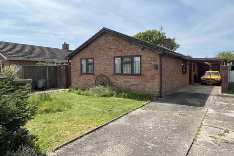 3 bedroom detached bungalow for sale, Guston Gardens, Ipswich IP10