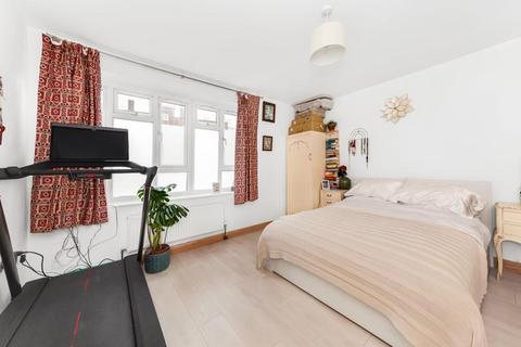 2 bedroom apartment for sale, Hillside Gardens, Tulse Hill, London, SW2