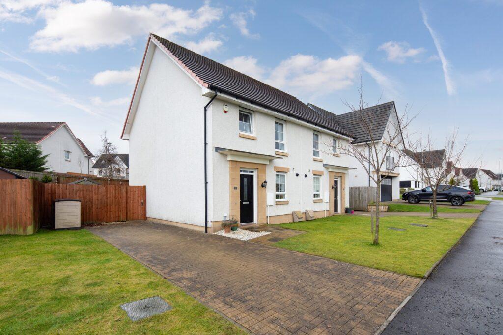 Lavender Drive, Newton Mearns 3 bed semidetached villa for sale £289,000