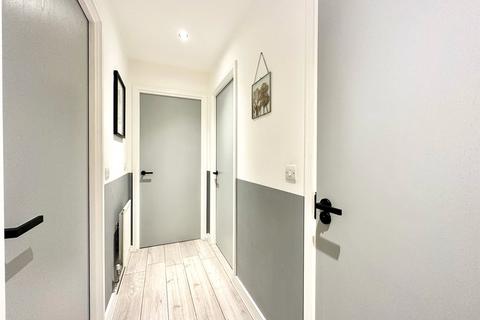 1 bedroom flat for sale, Sandpiper Close, Greenhithe, Kent, DA9