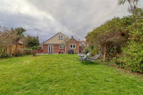 4 bedroom detached house for sale, East Clacton CO15