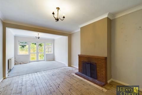3 bedroom bungalow for sale, Rochford Avenue, Shenfield, Brentwood, Essex, CM15