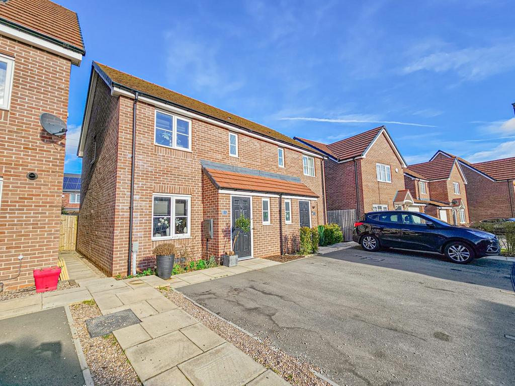 Willow Way, Coventry, CV3 3 bed semidetached house for sale £230,000