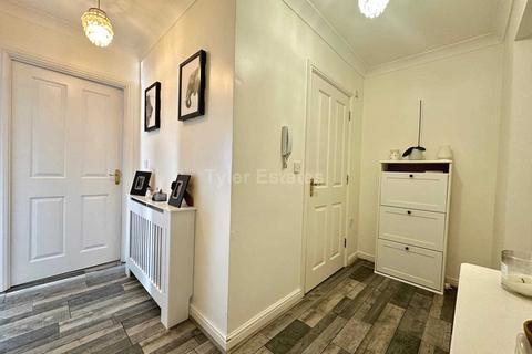 1 bedroom flat for sale - Walnut Close, Basildon SS15