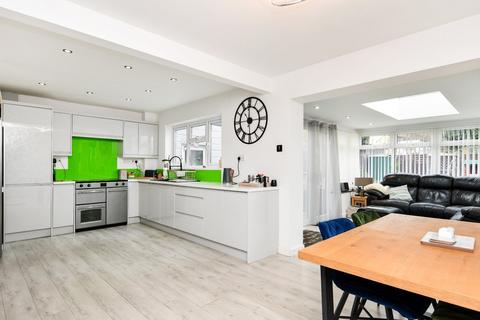 37 Gunners Road, Shoeburyness, Southend-on-sea, SS3 9SB