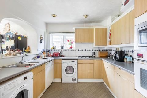 42 The Ruffetts, South Croydon, CR2 7LR
