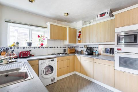42 The Ruffetts, South Croydon, CR2 7LR