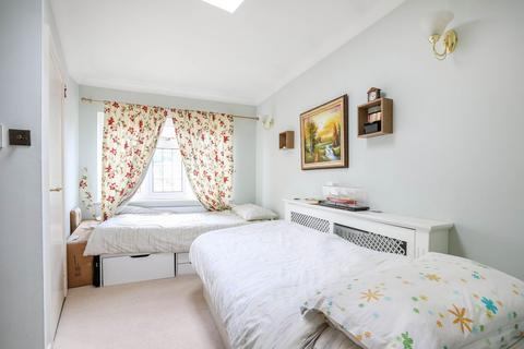42 The Ruffetts, South Croydon, CR2 7LR