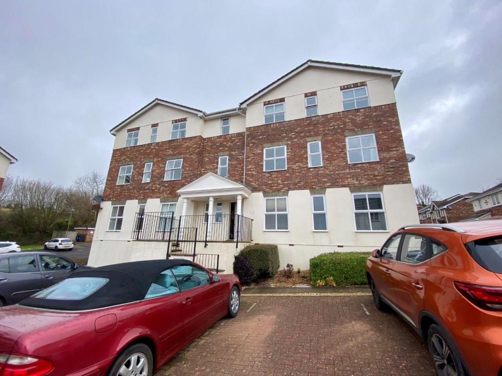 Earlswood Drive, Paignton 1 bed flat to rent £675 pcm (£156 pw)