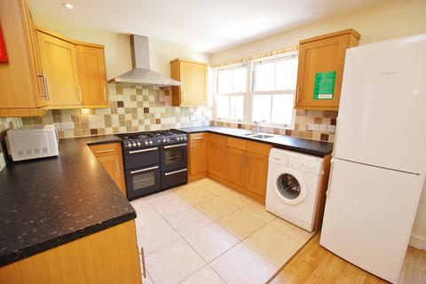 4 bedroom end of terrace house to rent, Walnut Tree Close, Guildford, Surrey, GU1