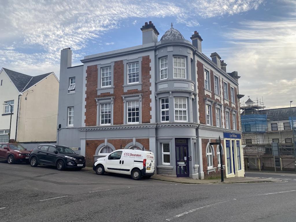 Road, Torquay TQ1 1 bed flat to rent £675 pcm (£156 pw)