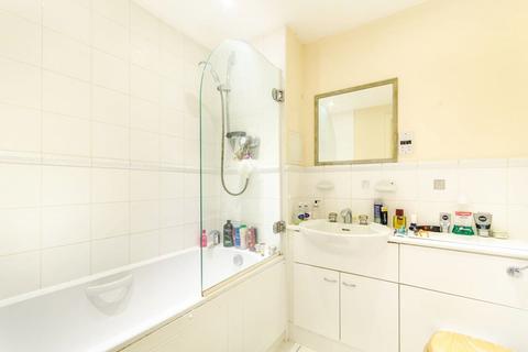 122 Basin Approach, London, E14 7JB