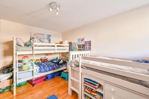 122 Basin Approach, London, E14 7JB