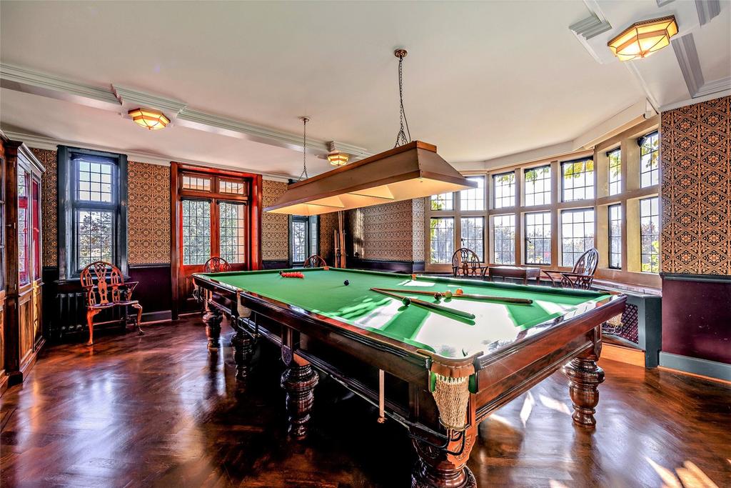 Woolhampton Hill, Woolhampton... 8 bed detached house - £2,650,000