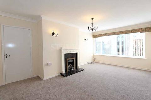 12 Oak Leys, Wolverhampton, WV3 9AB