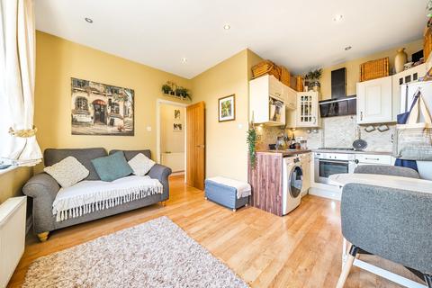 Flat 5, 93 Camborne Road, Sutton, SM2 6RF