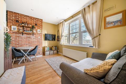 Flat 5, 93 Camborne Road, Sutton, SM2 6RF