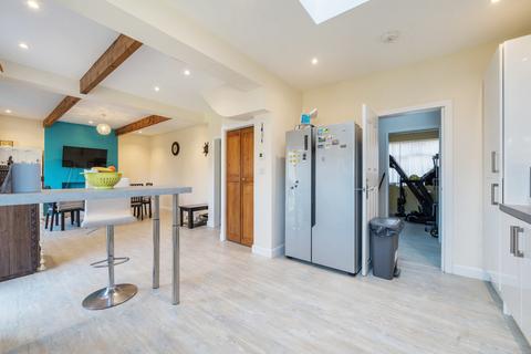 128 Nightingale Road, Carshalton, SM5 2EN