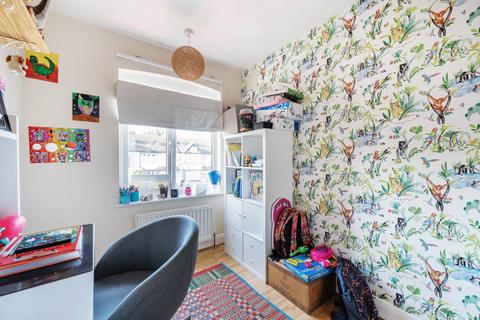 128 Nightingale Road, Carshalton, SM5 2EN