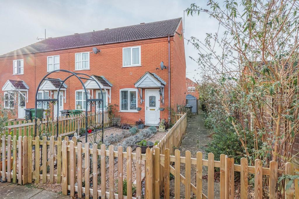 Dersingham 2 bed end of terrace house for sale £230,000