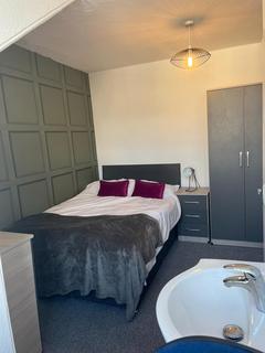 7 bedroom house share to rent - 14 Alexandra Road