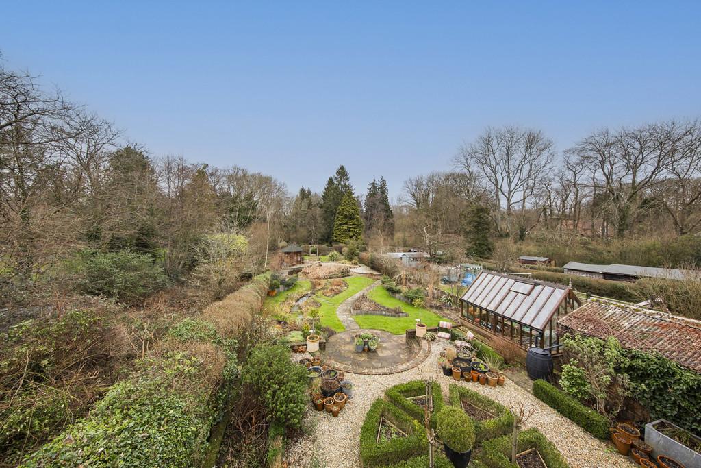Vines Cross Road, Horam, Heathfield 3 bed detached house for sale £