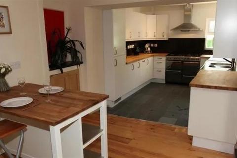 8 bedroom house share to rent, 19 Cheltenham Place