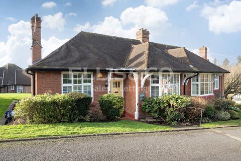 1 bedroom bungalow for sale, Chalet Estate, Hammers Lane, Mill Hill, London, NW7