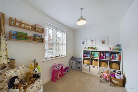 28 Bishop Place, Burton-on-trent, DE13 9EX