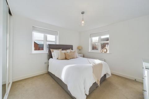 28 Bishop Place, Burton-on-trent, DE13 9EX