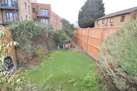 26 Camelot Close, London, SE28 0ES
