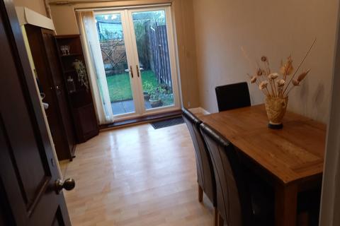 3 bedroom semi-detached house to rent, Lovat Road, Bolton