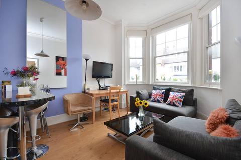 2 bedroom flat for sale, Barons Court Road, Barons Court, London, W14