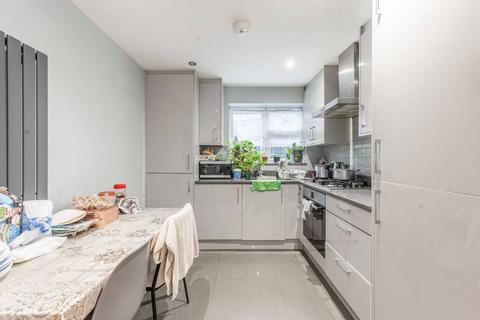 30 Tenby Gardens, Northolt, UB5 4DH