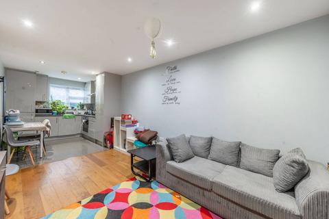 30 Tenby Gardens, Northolt, UB5 4DH