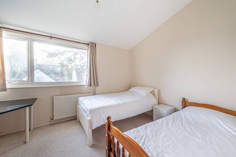 2 bedroom end of terrace house to rent, Pine Vale, Prospect Road, Barnet, EN5