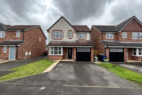 4 bedroom detached house to rent, Sycamore Gardens, Leyland PR25